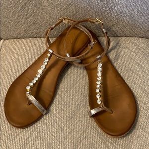 Size 8 women’s sandal